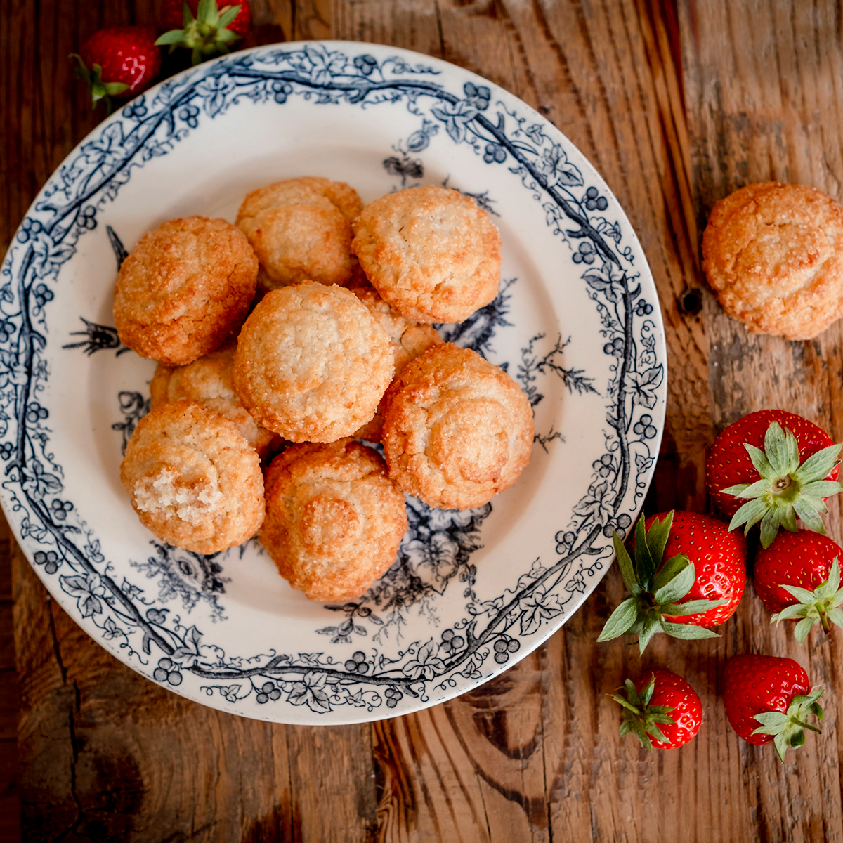 ARTISANAL AMARETTI - DOLCE AVEJA