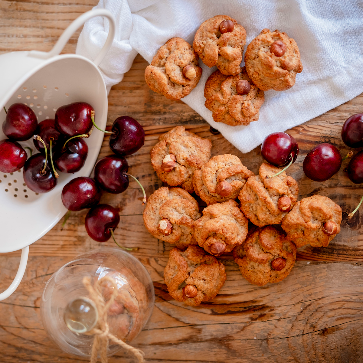 BRUTTI BUONI WITH HAZELNUTS - DOLCE AVEJA